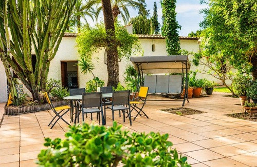 Elche Bed & Breakfast | Pink Lemon House