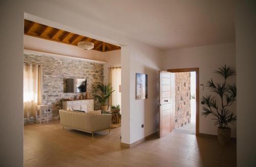 Puerto del Rosario Apartment | Pink Room - Blossom Double Private Room in Villa Barbuja