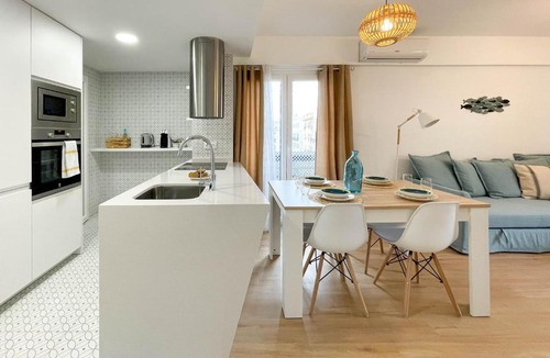 Barri Vell - Santa Creu Apartment | Piso en primera línea con vistas al Castillo