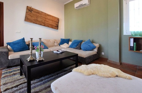 Arenas Villa | Pleasant Villa in Arenas with jacuzzi