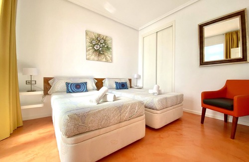 Raval Roig Apartment | Postiguet Beach by United Renters