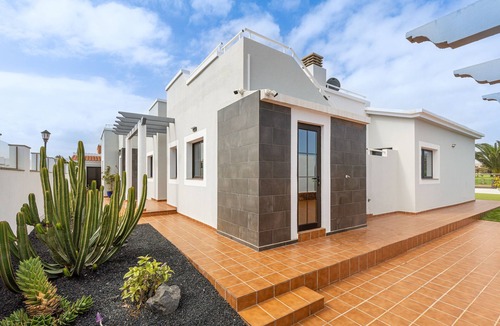 Caleta de Fuste Villa | Premium luxury front line villa, 15 minute taxi ride from airport, private pool