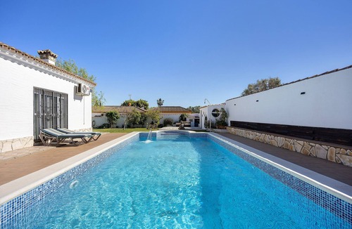 Chiclana de la Frontera Villa | Private Villa with Pool in Chiclana de la Frontera