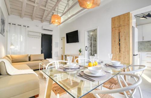 Distrito Sur House | Private House PRIVATE POOL Private Andalusian Courtyard BBQ Near Historic Center