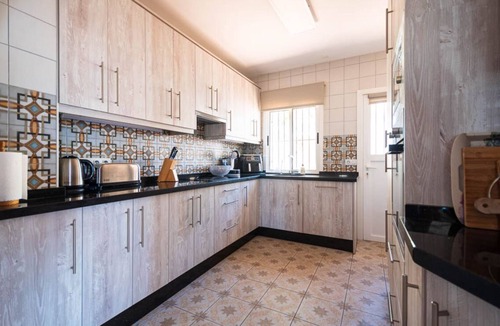 Ventanicas-El Cantal Villa | PRIVATE VILLA WITH STUNNING SEA VIEWS, HEATED POOL, 5 MINS WALK TO THE BEACH 🌊