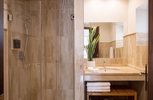 Santa Cruz Hotel | Puerta Catedral Apartments