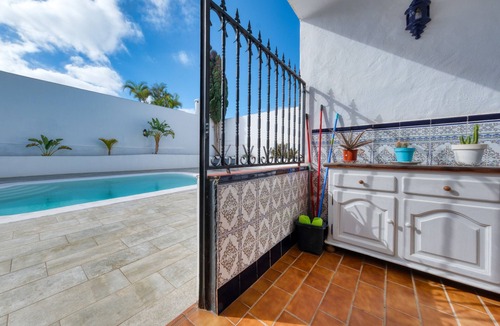 Playa del Cable House | QUEEN VETUSTA -POOL VIEW