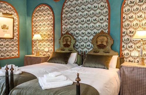 Arges House | Queens hotel Toledo