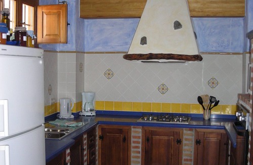Orgiva House | Quiet village house, central and comfortable with garden and heated pool, garage