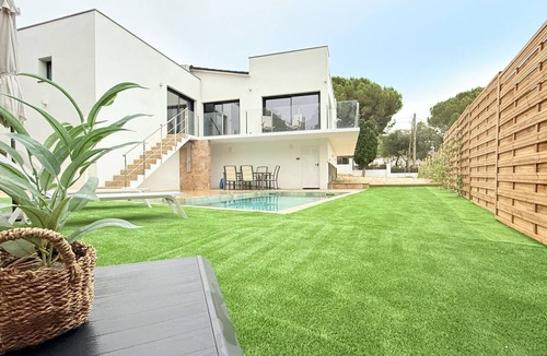 El Mas Fumats Villa | Ref. Nav33 - BEAUTIFUL AND SPACIOUS VILLA WITH POOL AND SEA VIEWS