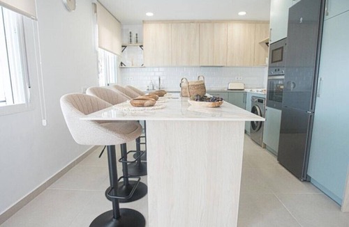Benalmadena Villa | Renovierte Villa mit Pool in der Costa del Sol, 10 Min. vom Strand Entfernt
