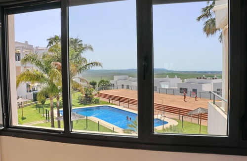 Conil de la Frontera City Center Apartment | Rio Salado apartment in a residential complex with swimming pool