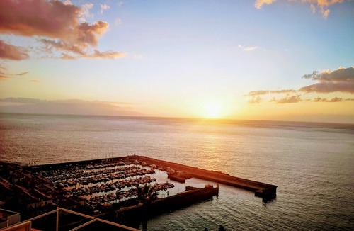 Los Gigantes Apartment | ROMANTIC RETREAT IN PRIME POSITION WITH STUNNING VIEWS TO CLIFFS, MARINA & SEA