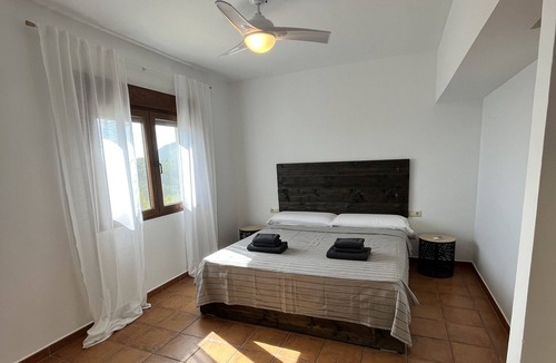 La Vall de Laguar Villa | Ruime Villa met Prachtige zee en Bergzicht!