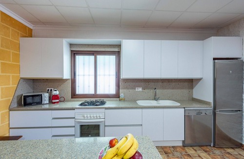 La Lantejuela House | Rural Holiday Home "Casita de la Cantera" with Pool & Wi-Fi