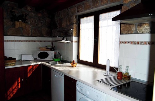 Blacha Cottage | Rural house in Ávila Gemerendura y Son soles (With fireplace and pet friendly)