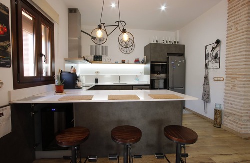 Potries House | Rural House 'La Cambra' with Mountain Views, Wi-Fi, and Air Conditioning