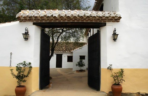 Archidona Villa | Rural House 'La Saucedilla' with Mountain Views, Private Pool and Wi-Fi