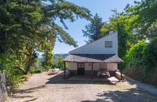 Calabazares House | Rural House 'Las Nubes' with Mountain Views, Wi-Fi, and Air Conditioning