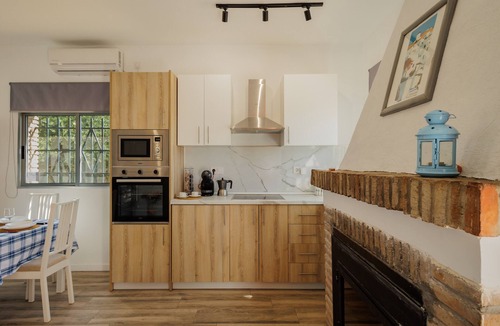 Carmona Cottage | Rural House 'Villa Manolita' with Private Pool, Wi-Fi and Air Conditioning