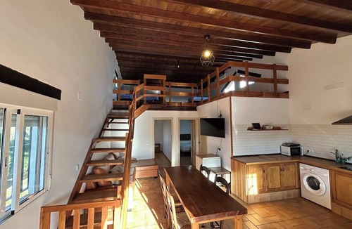 Arahal Cottage | Rural paradise amidst olive trees and unique sunsets