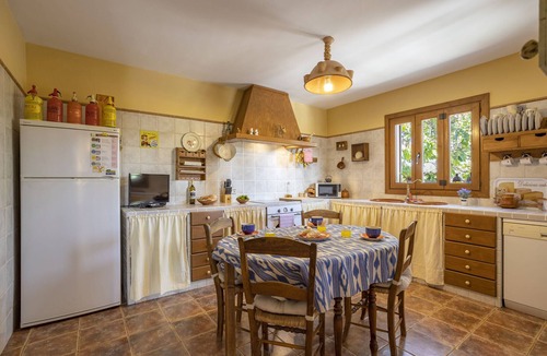 Inca Villa | Rustic property with 3 bedrooms, 2 bathrooms, pool and barbecue.
