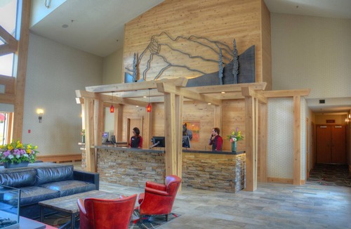 Banff Condo | Rustic Value Banff Condo with Fireplace!