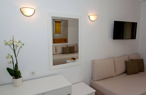 Karlovassi Hotel | Samaina Inn