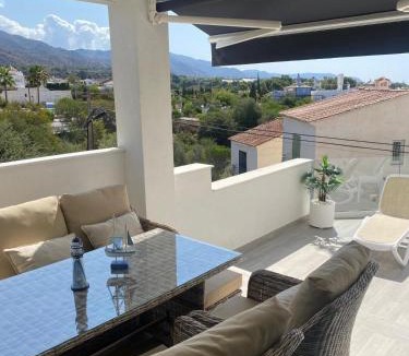 Chimenea Apartment | SB Royal Palm 20