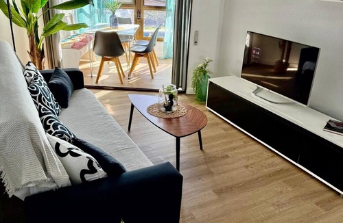 Retamar Apartment | Sea View Apartment with Pool in Almería for up to 4 Guests