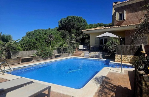 Isla Cristina Villa | Secluded Villa with Pool & Hot Tub near Beaches, Golf, Islantilla & Ayamonte