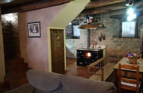 Toral de Merayo Cottage | Self catering cottage Las Tres Negrillas for 6 people
