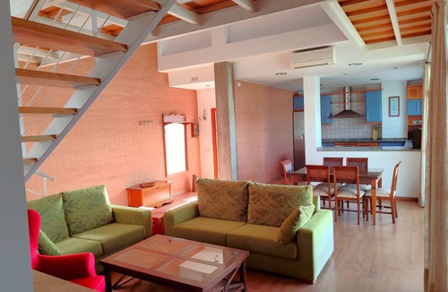 Dos Hermanas Villa | Sevilla de Lujo, live the city with views of the countryside and the sunset.
