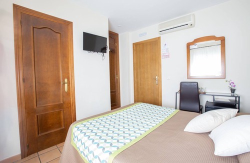 Marbella City Centre Hotel | Single room-Private Bathroom