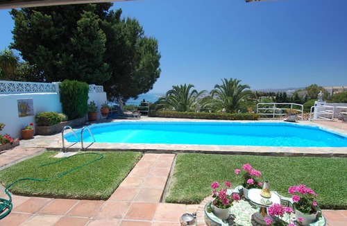 Benalmadena Costa Villa | Single storey villa unoverlooked with breathtaking views over Fuengirola bay