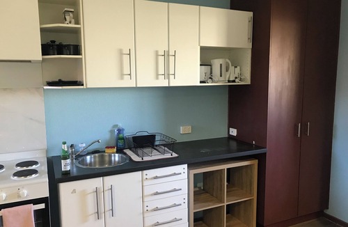 Red Cliffs Apartment | Small Private Secure Accommodations