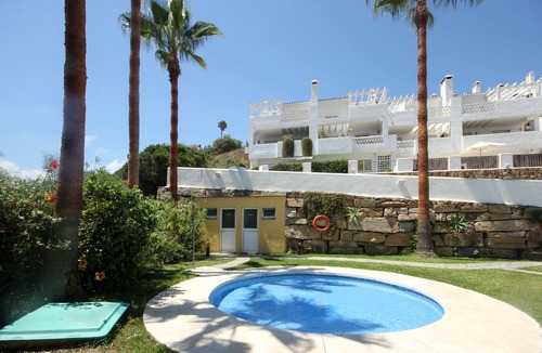 Bahia de Casares Ski Chalet | Spacious 4 Bedroom Townhouse in Bahia de Casares