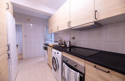 Diputacion de Cartagena Casco Apartment | Spacious 5 Bedroom Apartment Near Train and Bus Station