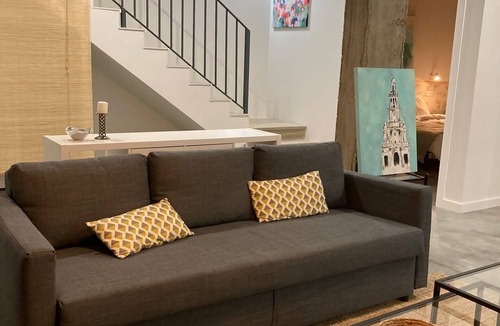 Tiro de Linea-Santa Genoveva Apartment | Spacious and cozy apartment with courtyard near Plaza de España