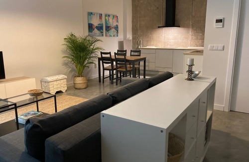 Tiro de Linea-Santa Genoveva Apartment | Spacious and cozy apartment with courtyard near Plaza de España