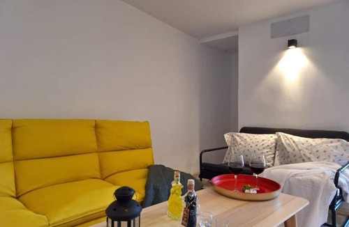 A Teixeira Apartment | Spacious apartment built in the traditional style