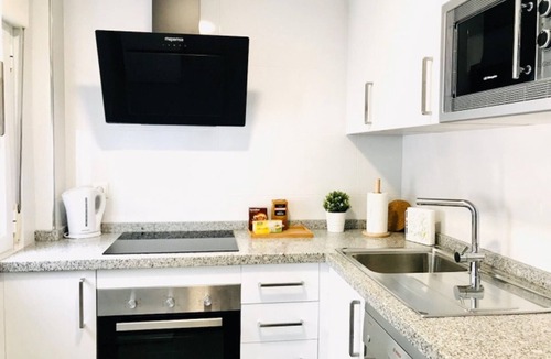 Los Tilos Apartment | Spacious apartment with terrace - Near Málaga city center