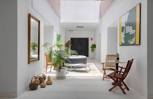 Arrecife Apartment | Spacious, Bright Rustic Loft in City Center – Ideal for Groups