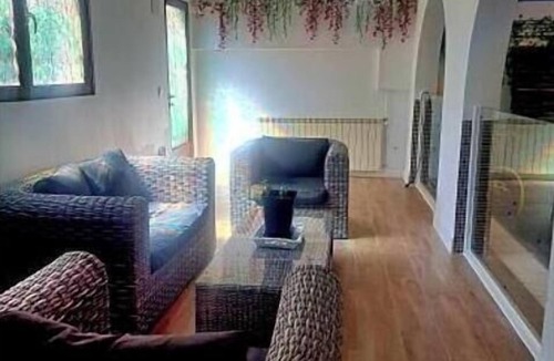 El Casar de Escalona Ski Chalet | Spacious House in Toledo with Private Pool Ideal for Groups