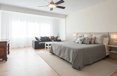 Poligono Alameda Apartment | Spacious Studio in Soho