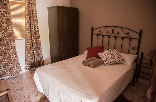 Loja House | Spacious Traditional Andalucian Farmhouse with Stunning Private Pool.