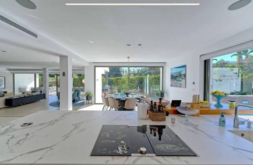 Puerto Banus Villa | Spacious Villa for 12 in Puerto Banus