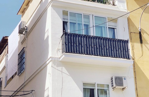 Triana House | SPECTACULAR 3 BEDROOMS HOUSE, 2 PRIVATE TERRACES.