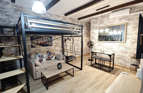 Distrito de Levante Apartment | Studio Apartment 'Apartamento Sanz' with Private Terrace, Wi-Fi and Air Conditioning
