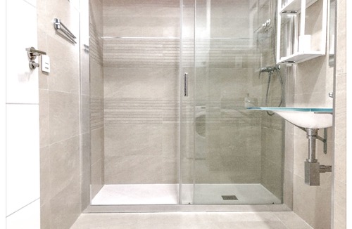 Los Tilos Apartment | Studio-Apartment-Ensuite with Shower-Street View-Estación Centro Vialia 6